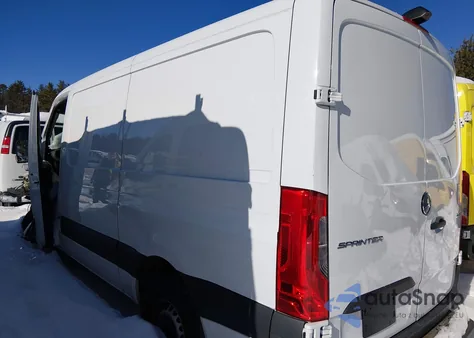 2024 Mercedes-Benz Sprinter 2500 Standard Roof 4-Cyl Diesel z USA, uszkodzony, nr VIN W1Y4KBHY2RT164987